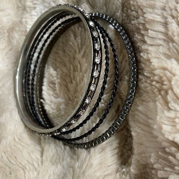 Set of dark colored bracelets (9) - Picture 3 of 7